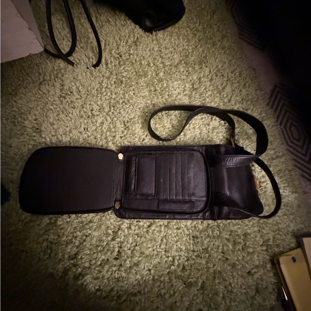 Source Unknown Black Leather Messenger Bag